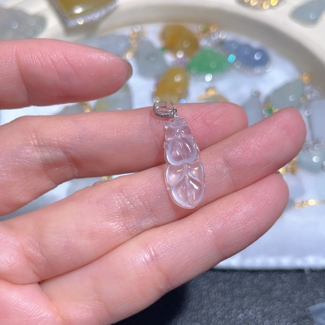 翡翠颈饰18K金镶嵌翡翠