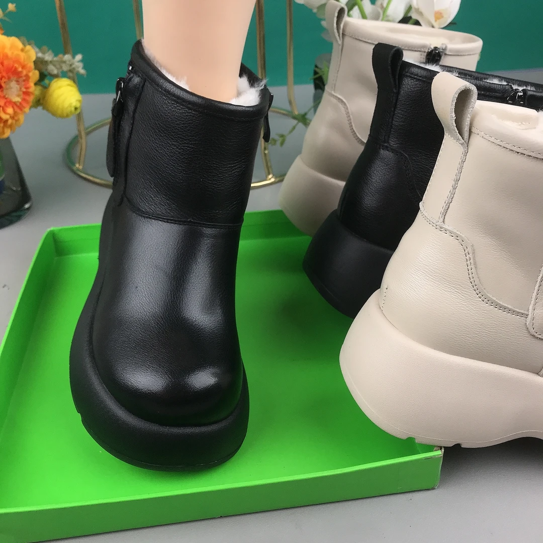 冬季休闲圆头时尚雪地靴秋冬防滑百搭青年短筒