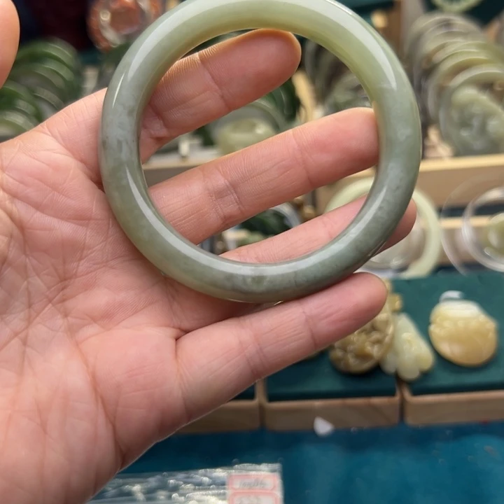 和田玉手镯未镶嵌57.4圈围M302