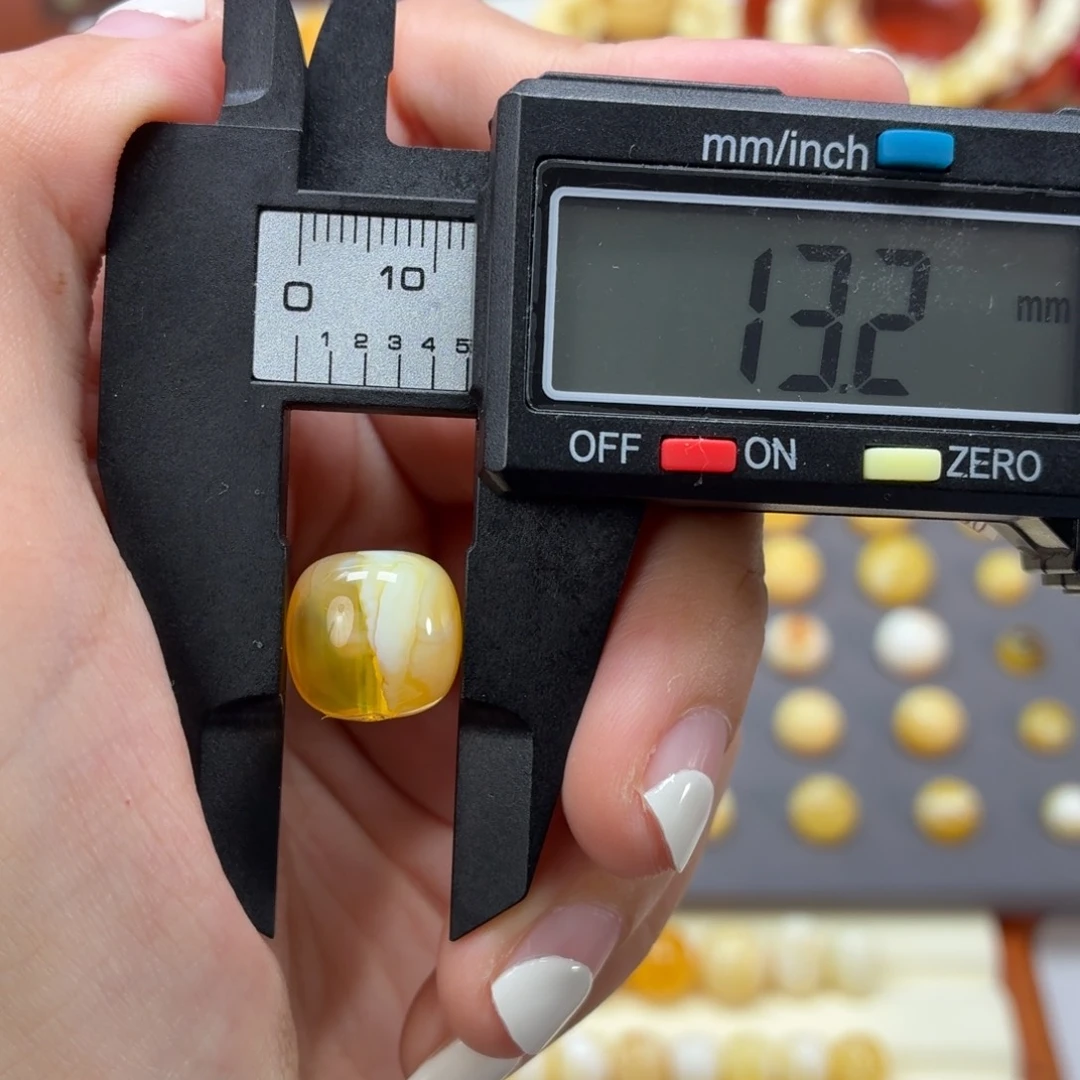 琥珀未镶嵌裸石焦皮13.2mm