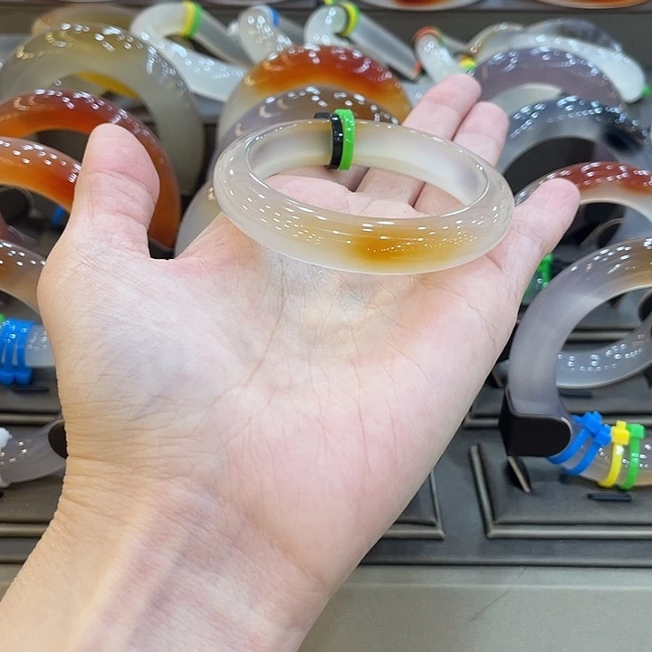 玛瑙/玉髓未镶嵌手镯