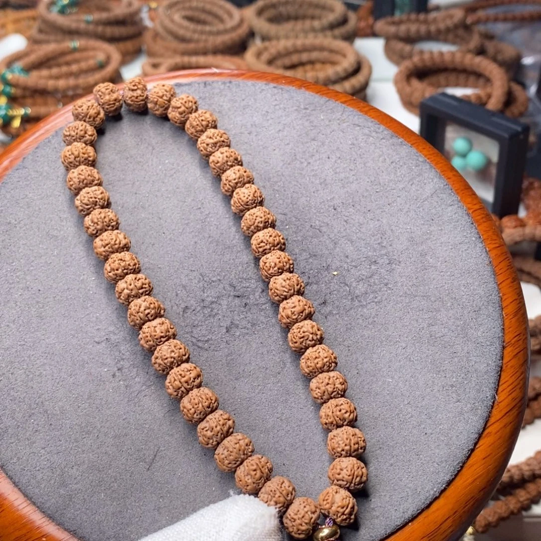 手串金刚菩提五瓣飞碟平细手持，尺寸10