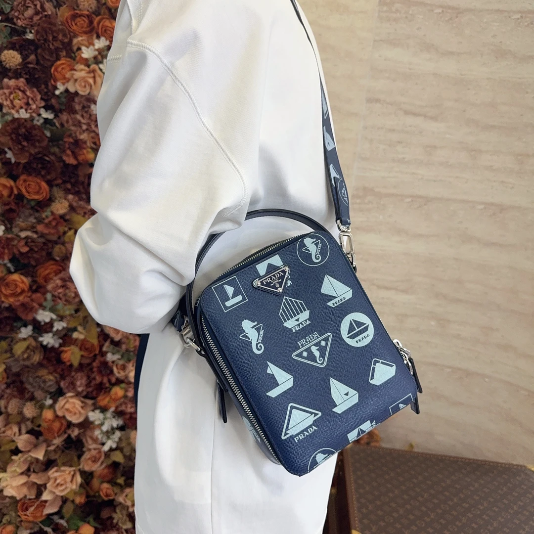 95新 Prada/普拉达 冰冰中古/普拉达/PRADA/图案斜挎