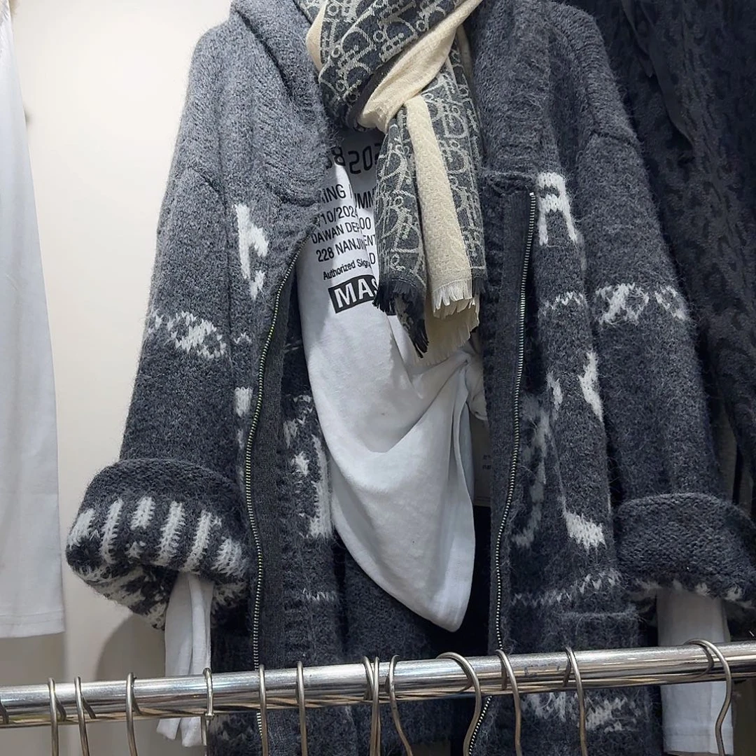 灰色毛衣外套8901QQ家