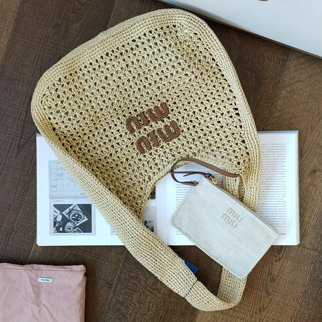 95新 MIU MIU/缪缪 Azul-拉菲草编织Hobo腋下包48843