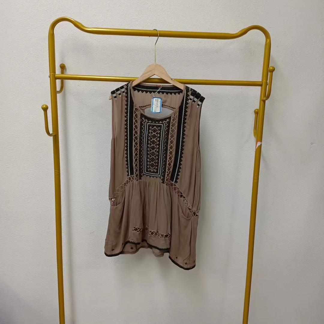 唯琳剪标   4仓T4-1-1121款   驼色民族风无袖背心长78