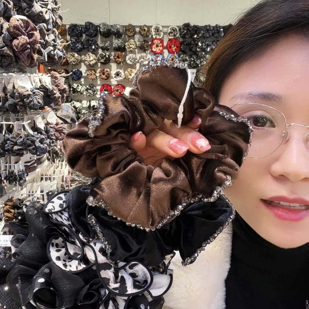 布艺非金属棕色边钻丝绒