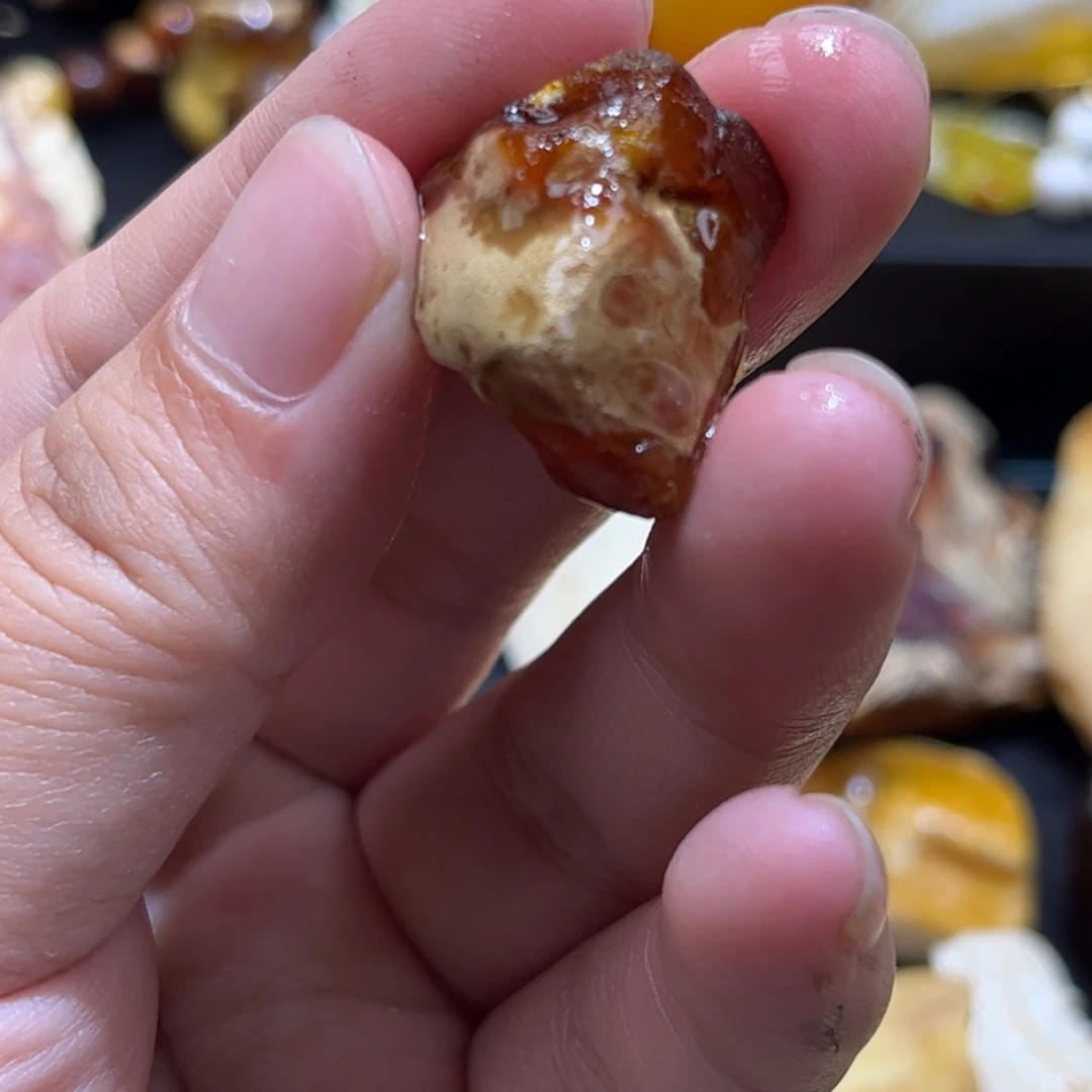 定制琥珀未镶嵌原石定制