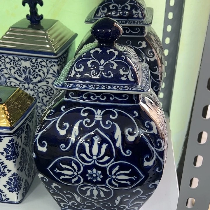 摆件青花瓷居家摆件，储物罐茶叶罐