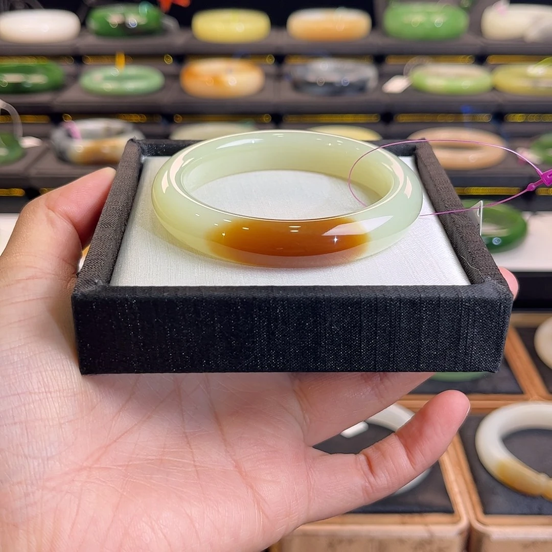 和田玉未镶嵌手镯糖黄