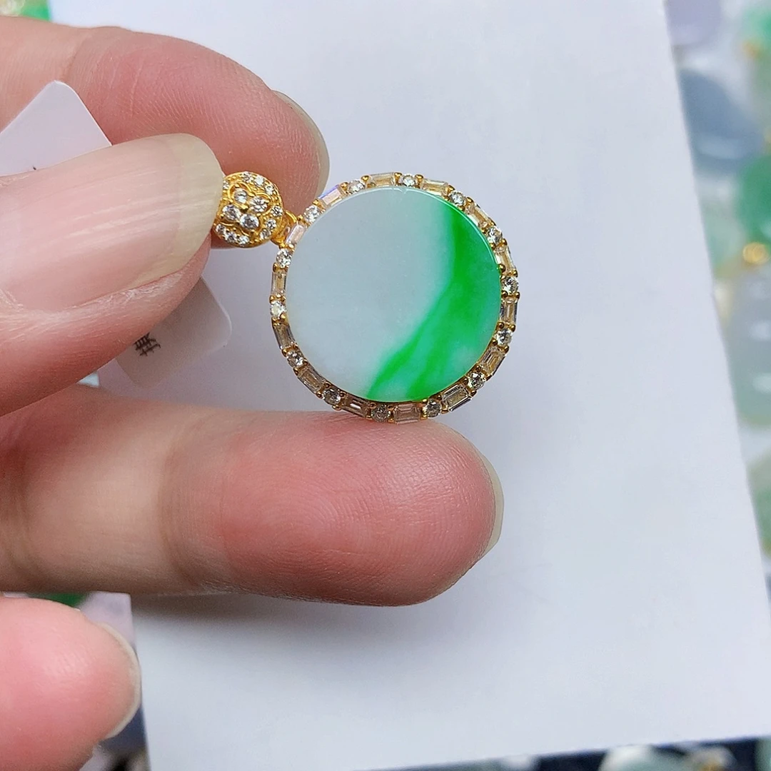 翡翠未镶嵌颈饰367642