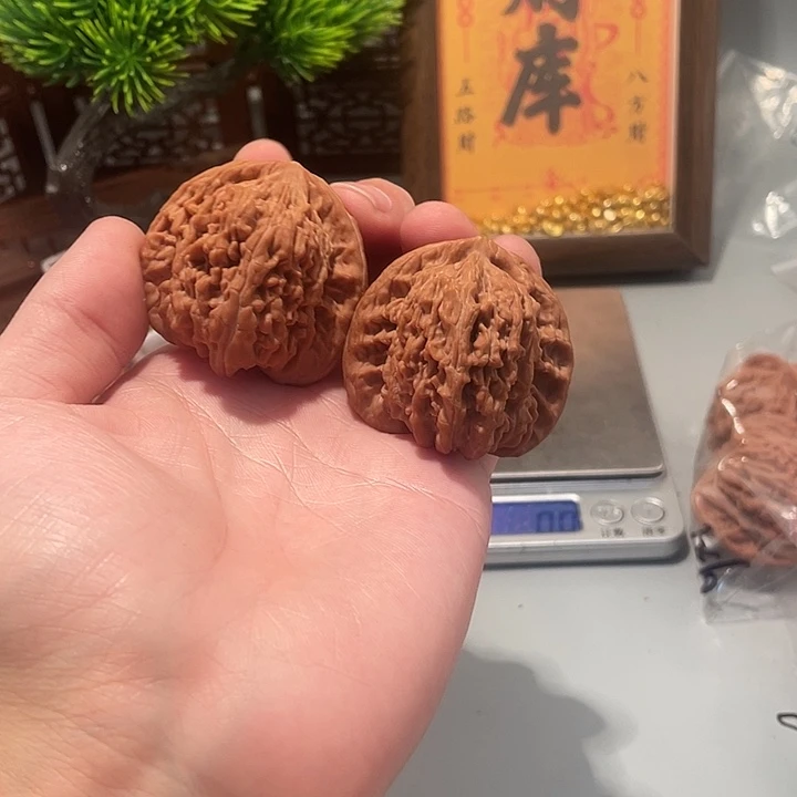 也***许文玩核桃吊坠四座楼