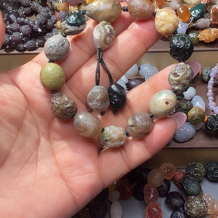 阿拉善彩玛瑙手串