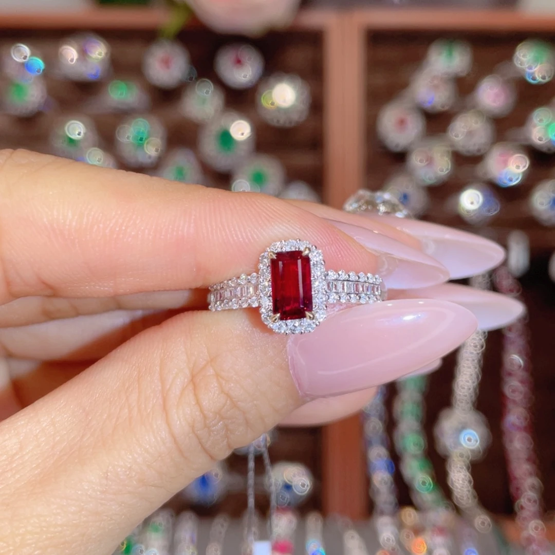 18K金镶嵌戒指红宝石1.01ct