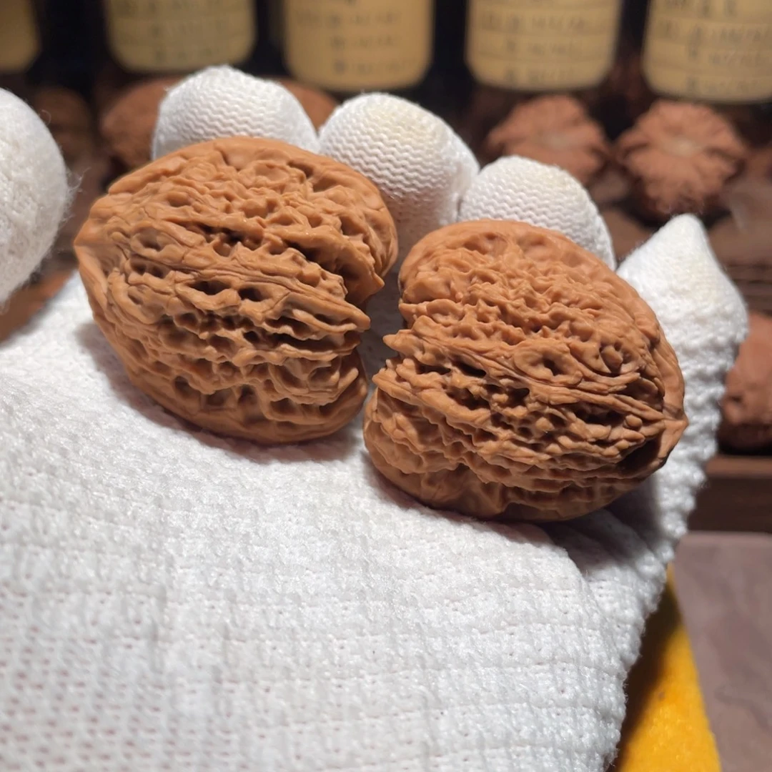 文玩核桃吊坠40三角拉丝蚂蚁纹南疆