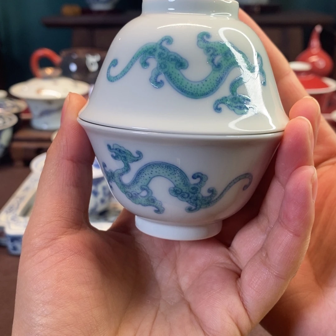 碗斗彩螭龙撇口对杯70cc 两只。 