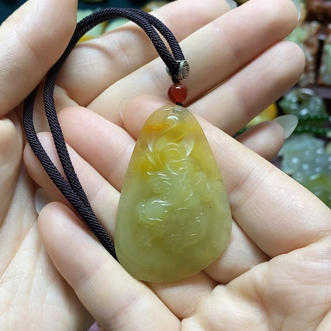 岫玉未镶嵌吊坠(赠链)