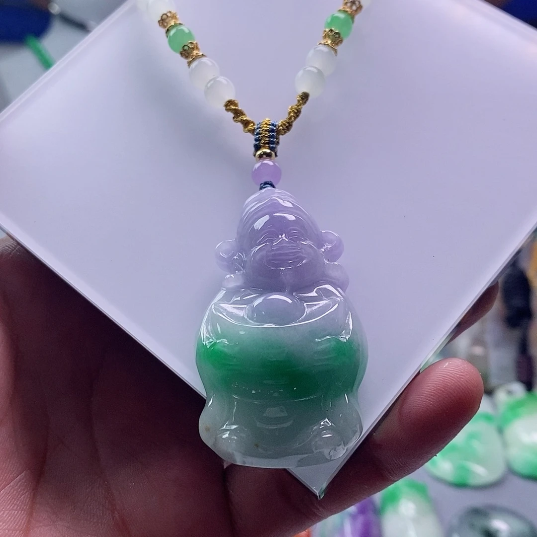 翡翠未镶嵌颈饰翡翠未镶嵌颈饰（赠链）