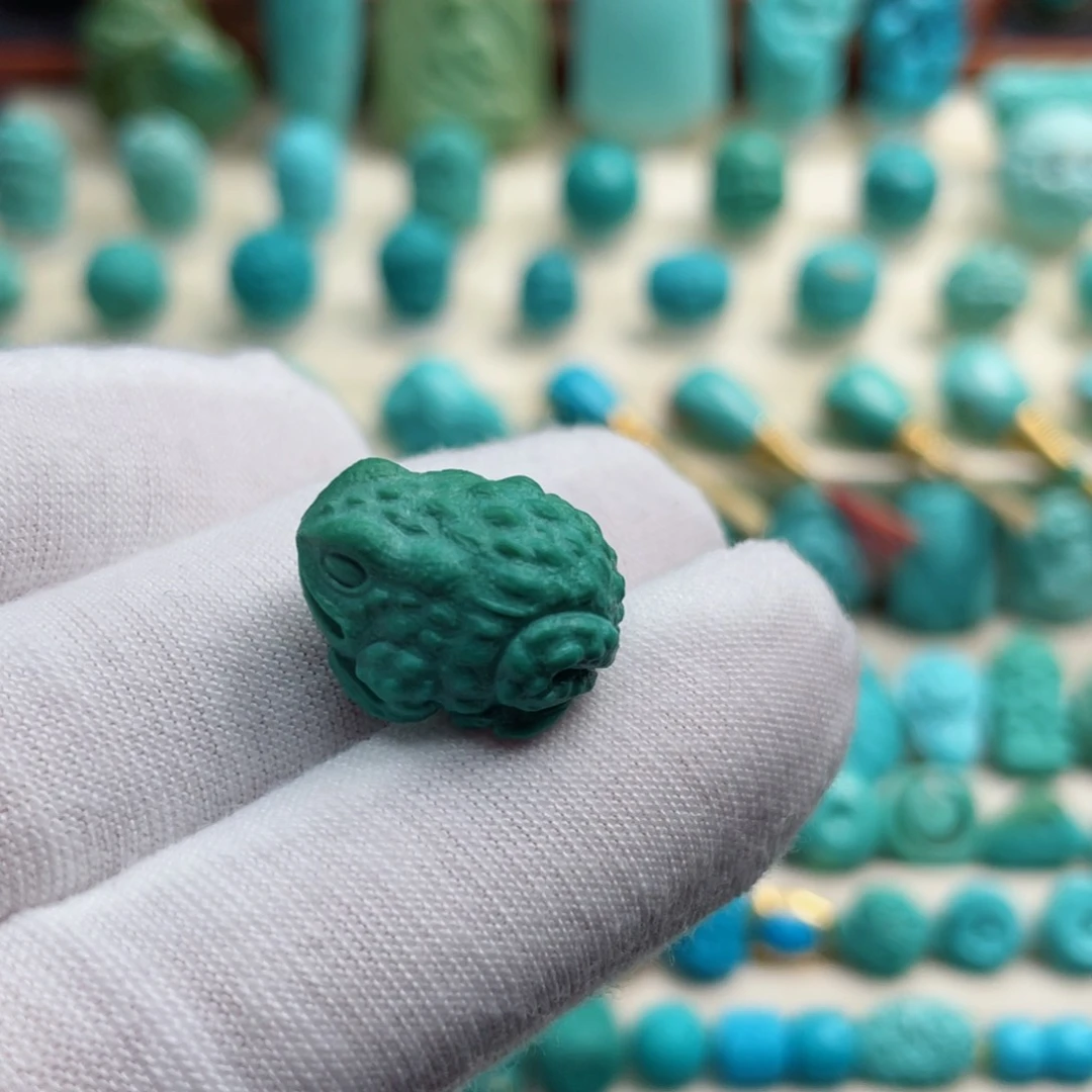 未镶嵌绿松石珠宝奇石