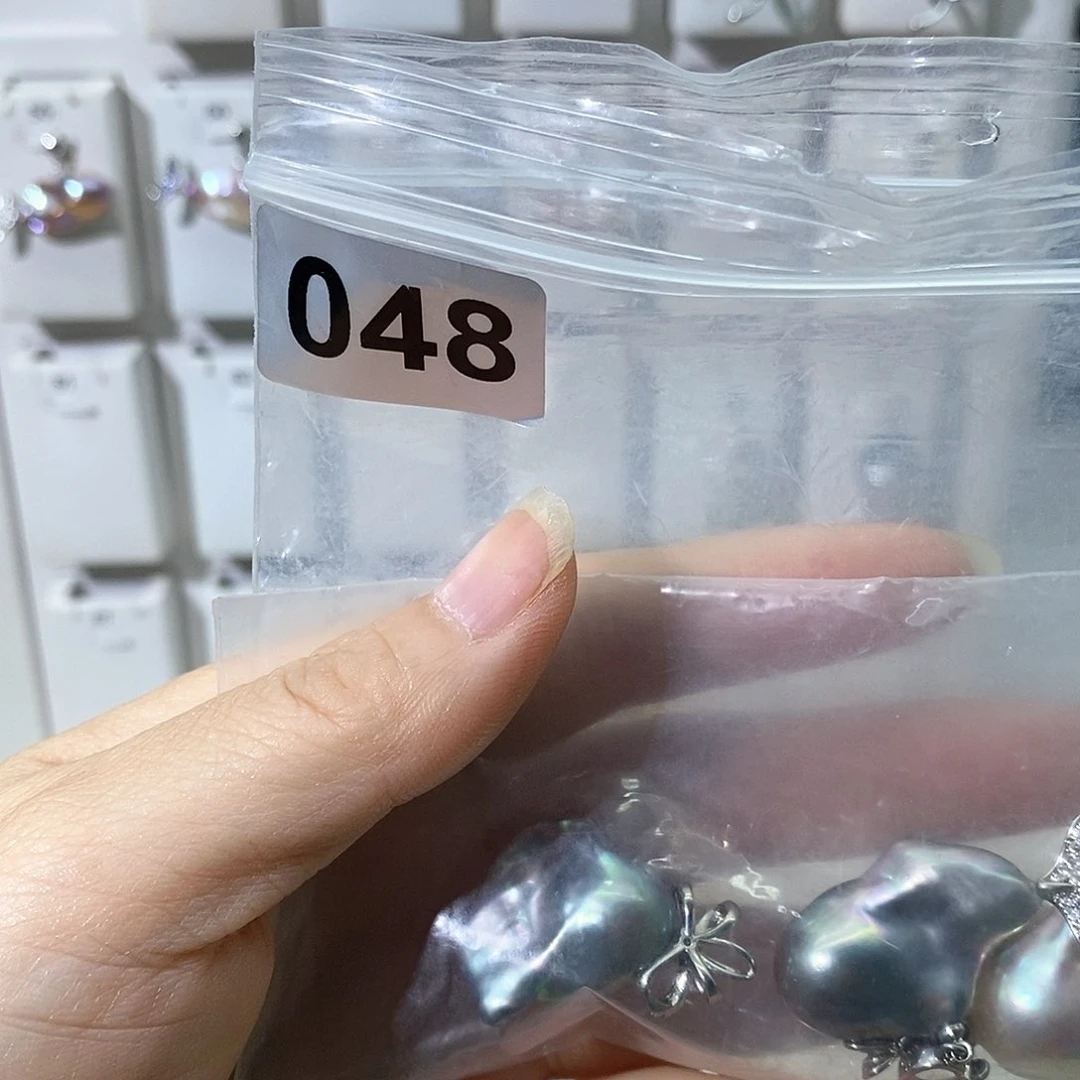 淡水珍珠合金颈饰晓*