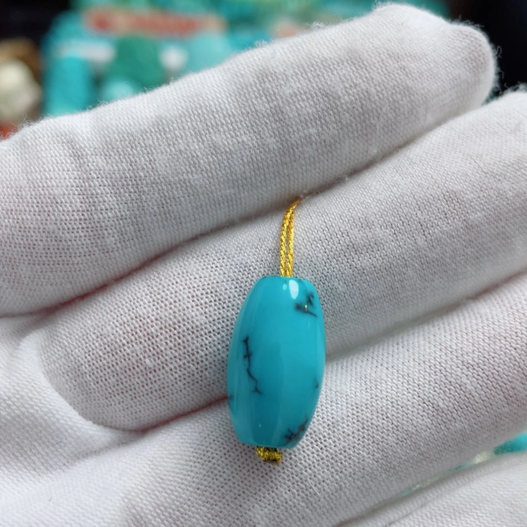 月***心绿松石未镶嵌珠宝奇石