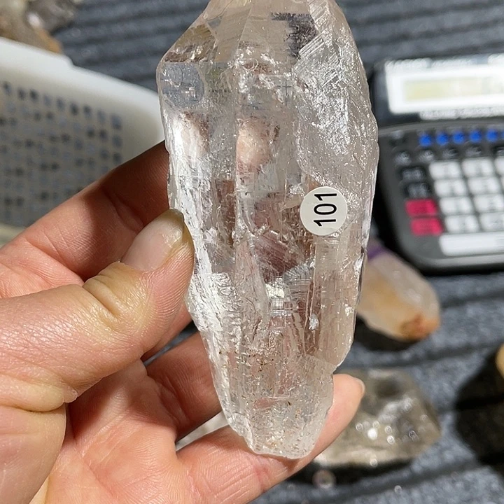 水晶耳饰未镶嵌不****吨水晶