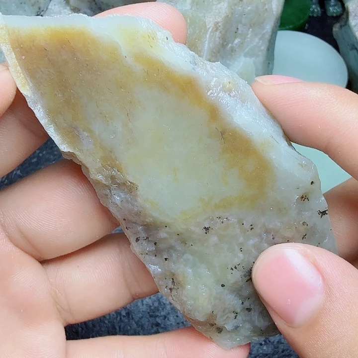 未镶嵌和田玉（糖玉）珠宝奇石