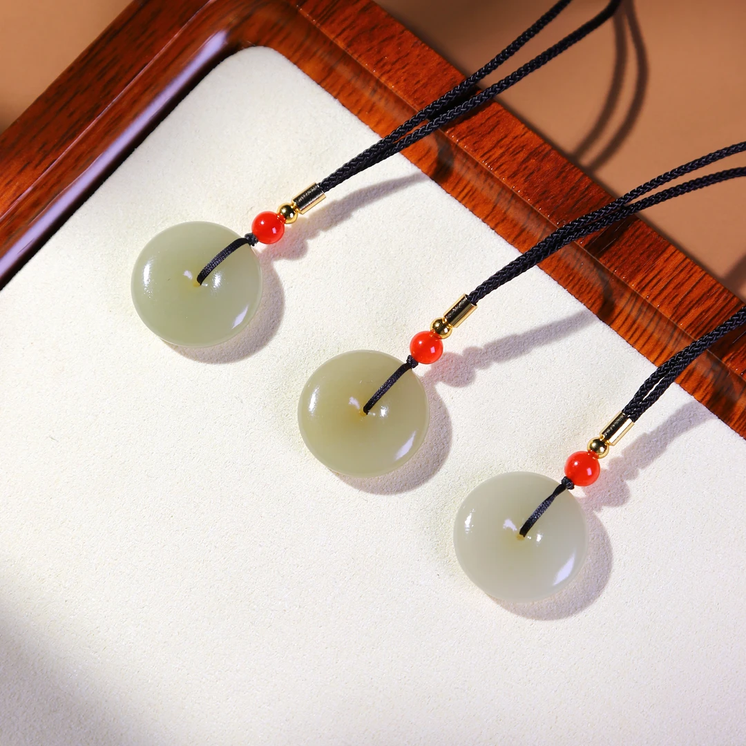 新疆且末料蜂蜜水简约平安扣吊坠  拍一发一 多样性发货 K08