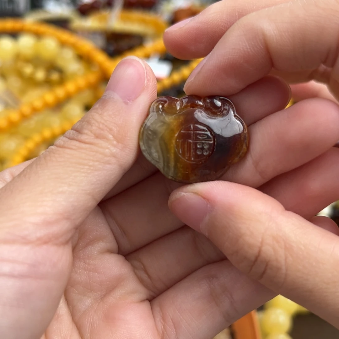 琥珀未镶嵌珠宝奇石
