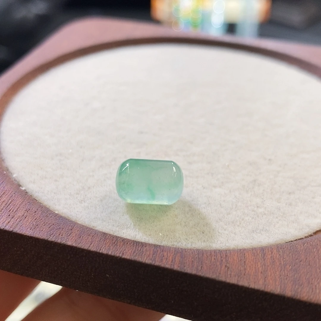 翡翠挂件未镶嵌药丸珠