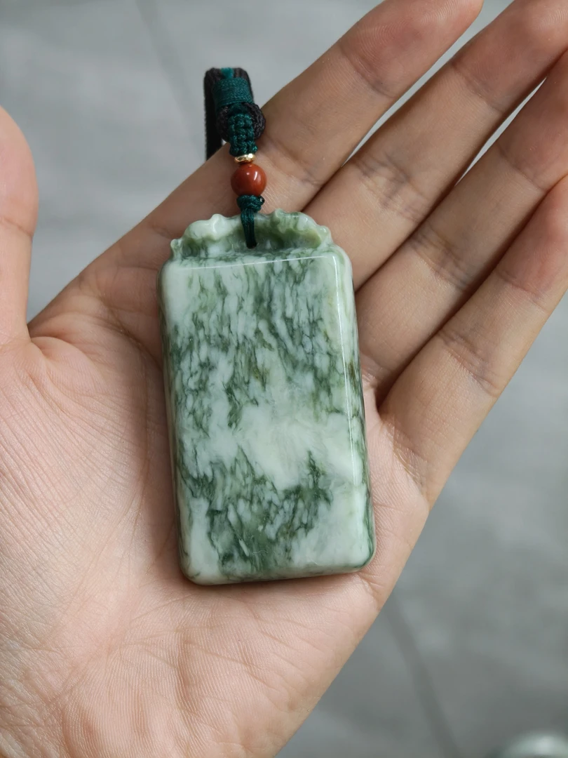 岫玉老油翠无事牌