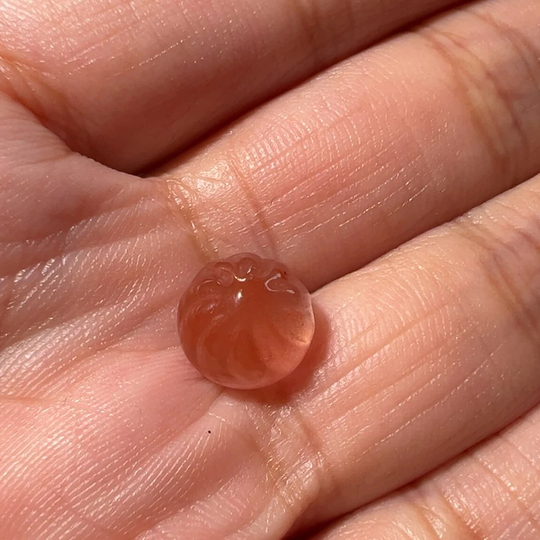 颜***儿南红玛瑙冰飘未镶嵌包子