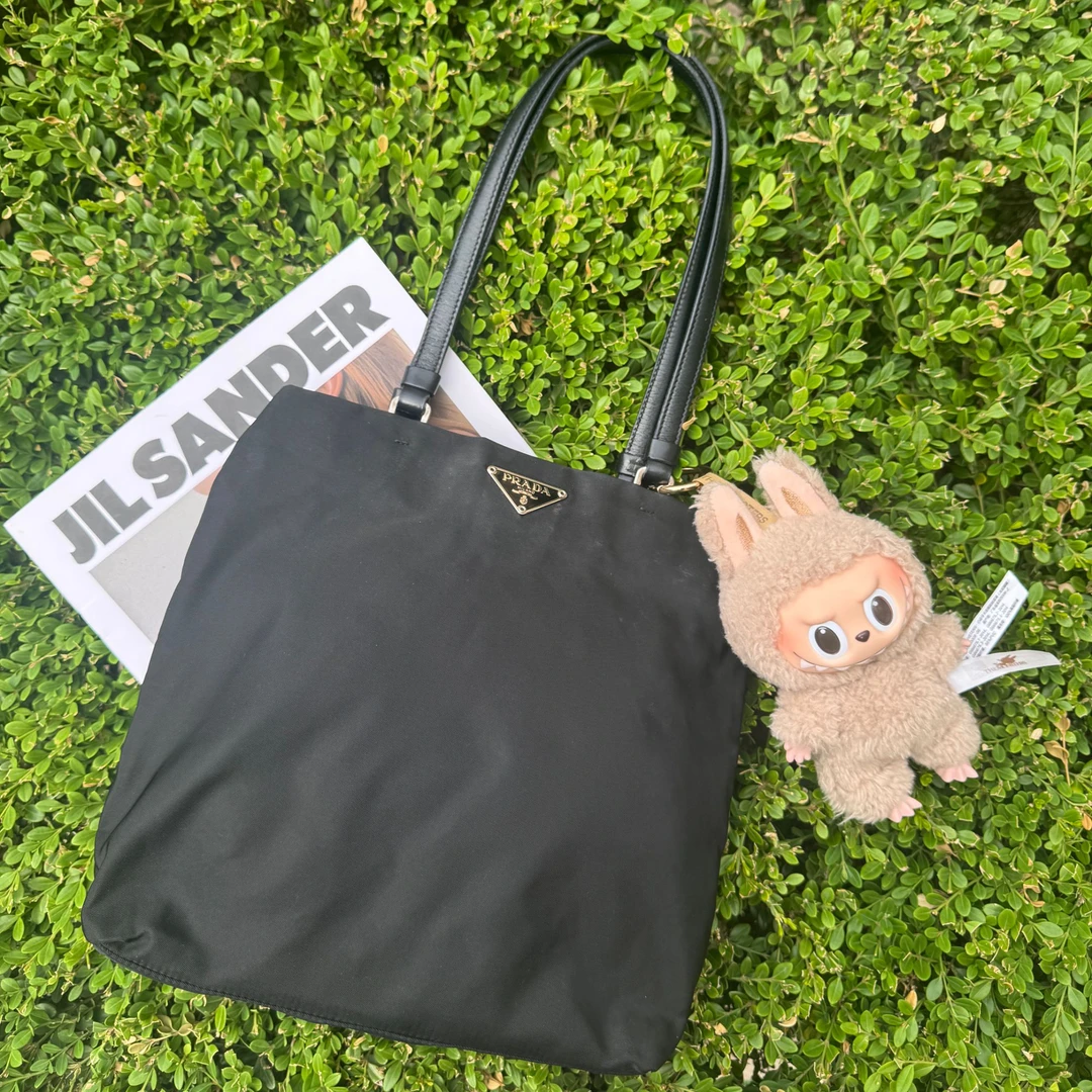 95新 Prada/普拉达 黑银尼龙三角标托特包 二手奢侈品包 MJ157