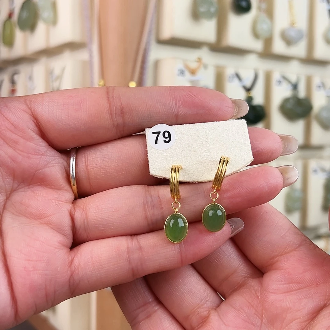 麦***菜和田玉未镶嵌颈饰