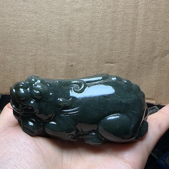 陈***瀛和田玉未镶嵌颈饰