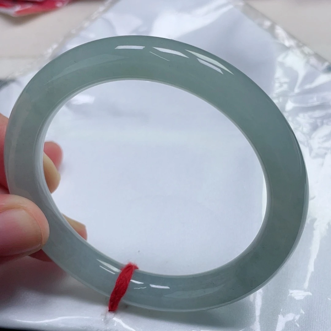 未镶嵌手镯（圆镯）翡翠