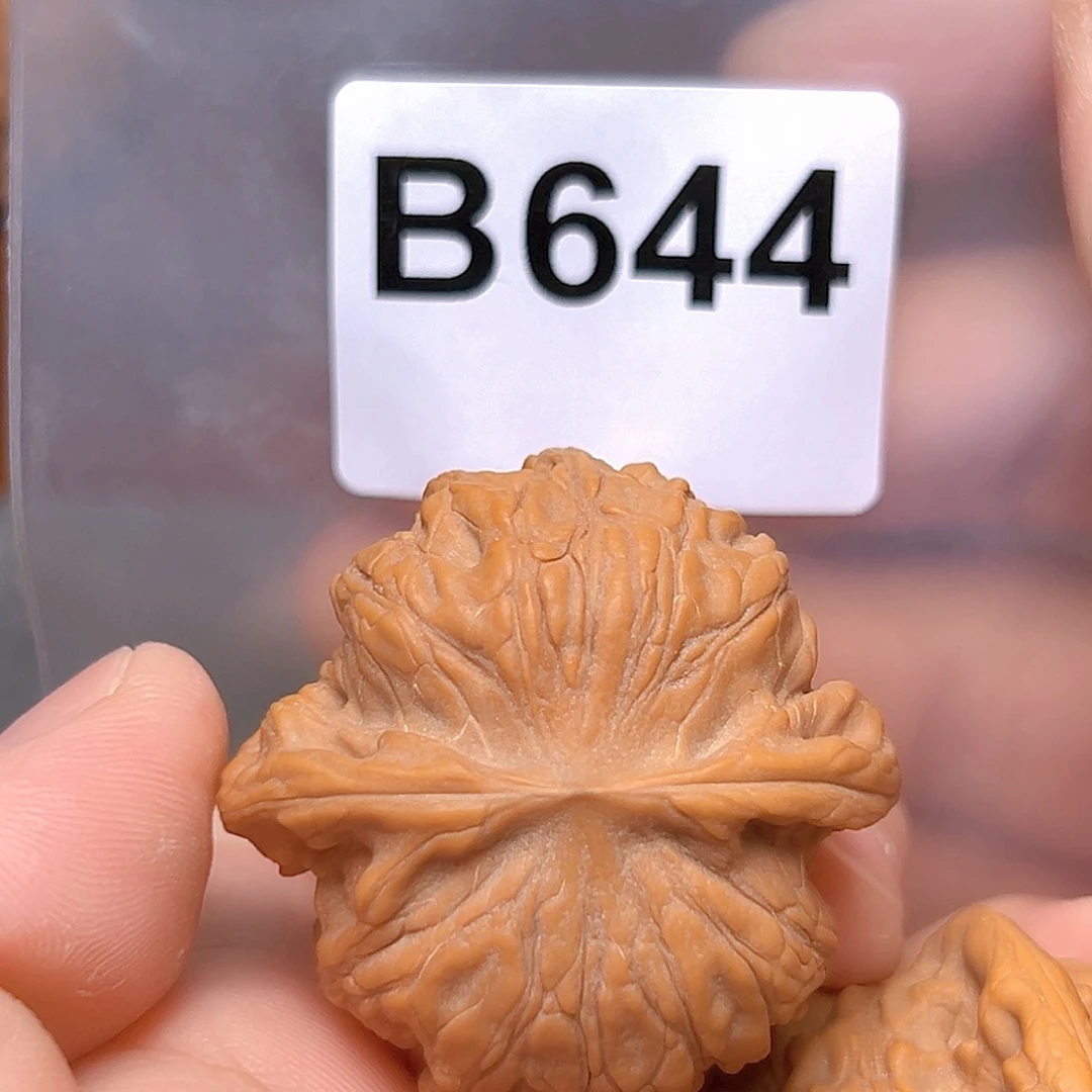 文玩核桃吊坠41野狼