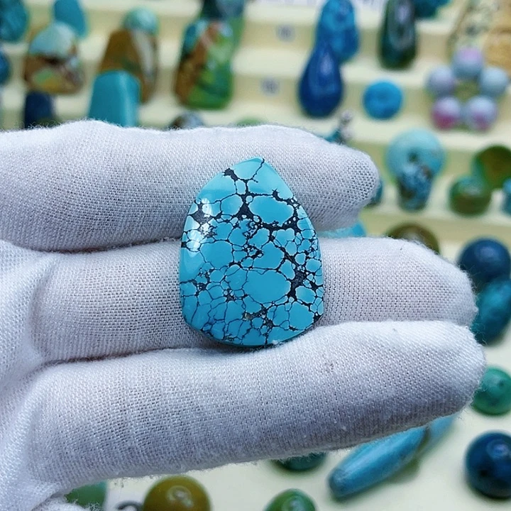 绿松石颈饰未镶嵌