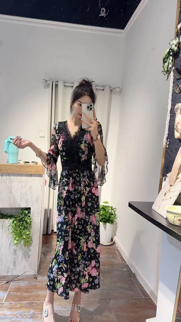 女士显瘦女装中长裙连衣裙极简风夏季真丝气质高腰扎花