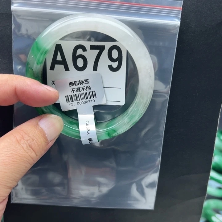 石英质玉未镶嵌手镯60