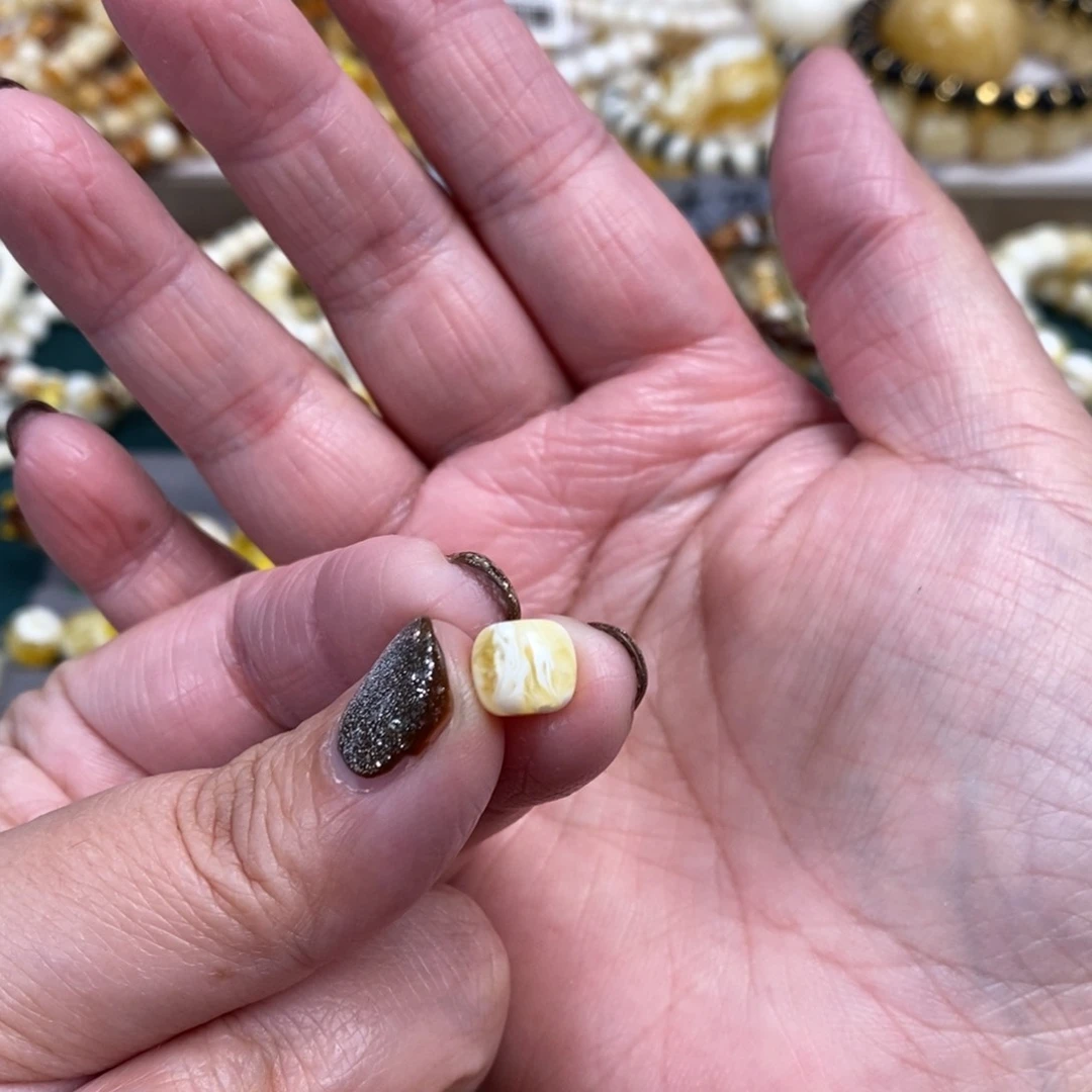 琥珀裸石未镶嵌1**3金漆白拉丝纹老型单珠8×7