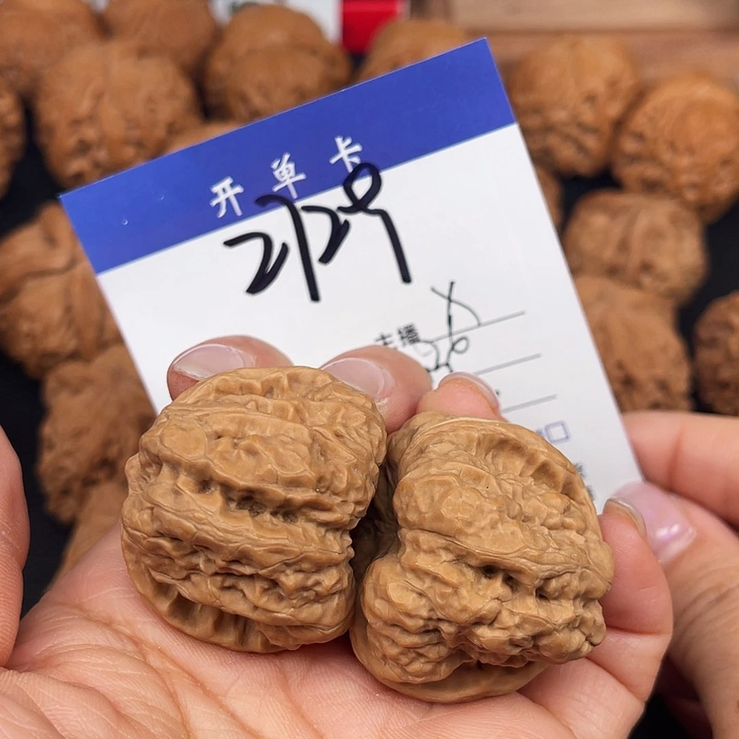 文玩核桃吊坠蛙蛙36尺。 2729