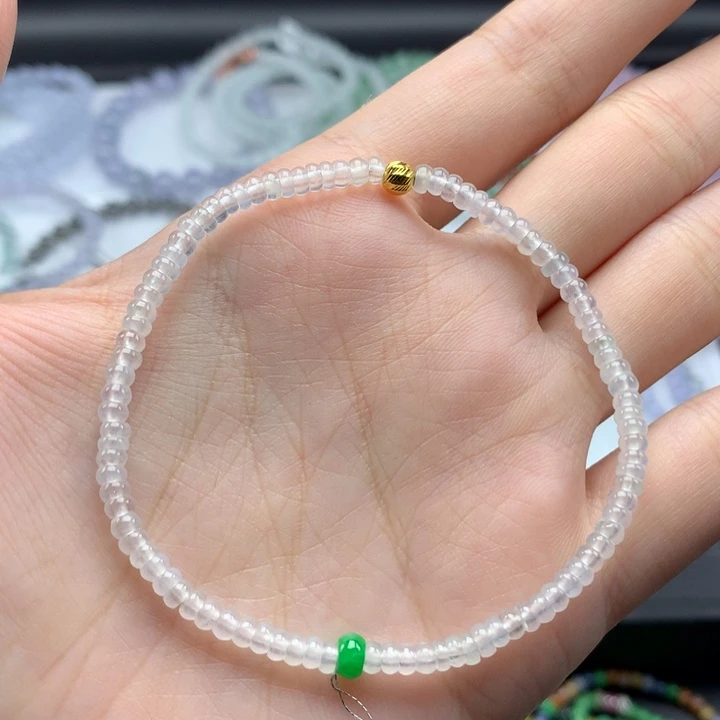翡翠手镯未镶嵌翡翠