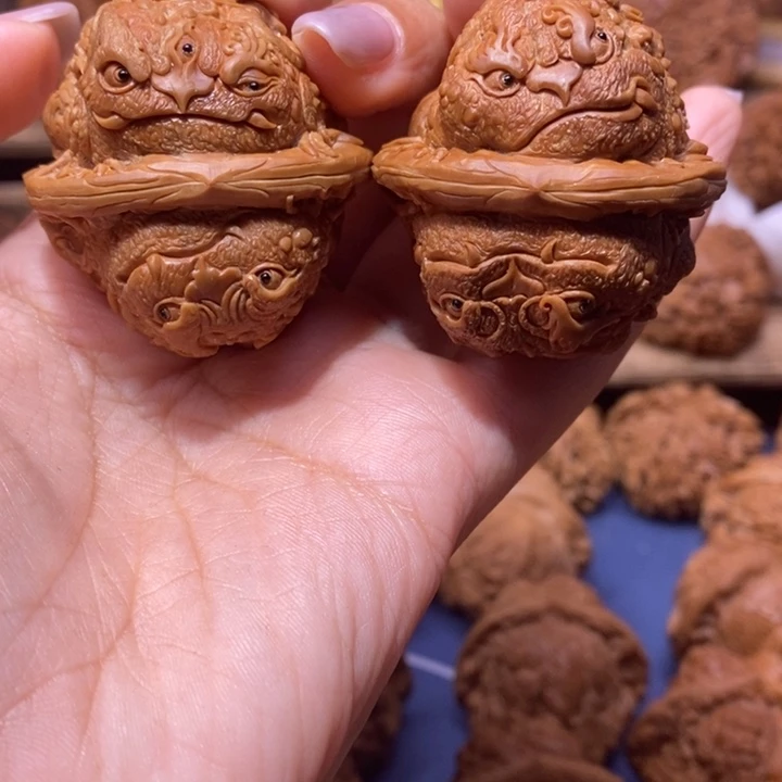 【闪购商品】手串/手链核桃跌****秀龙骨金蟾