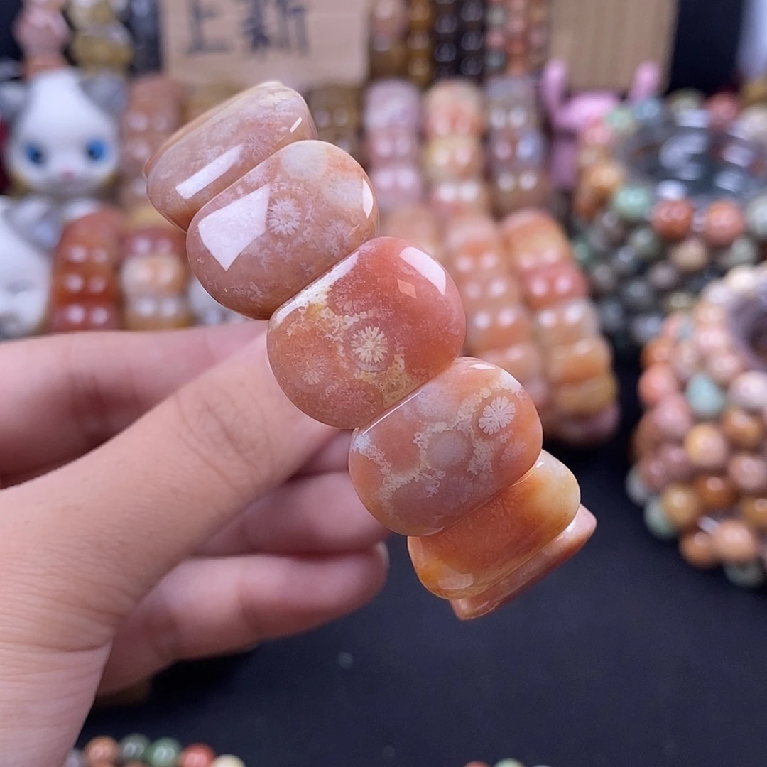 未镶嵌手牌硅化珊瑚（珊瑚玉）粉彩冰 26