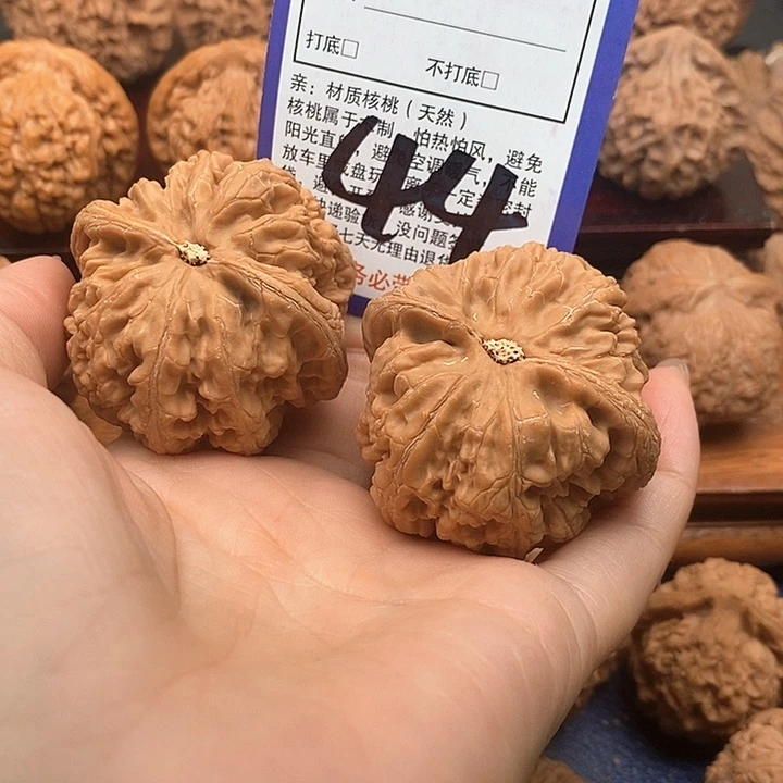 桃核吊坠粗筋狮子头47