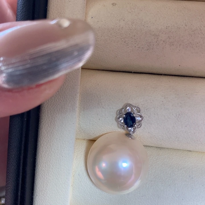 18K金镶嵌颈饰拼合珍珠（马贝珠）