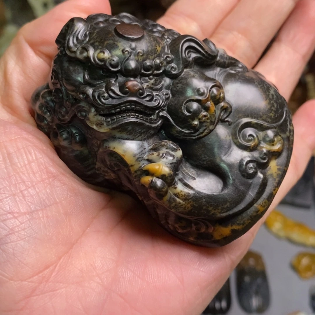 Y***.未镶嵌和田玉把件狮子