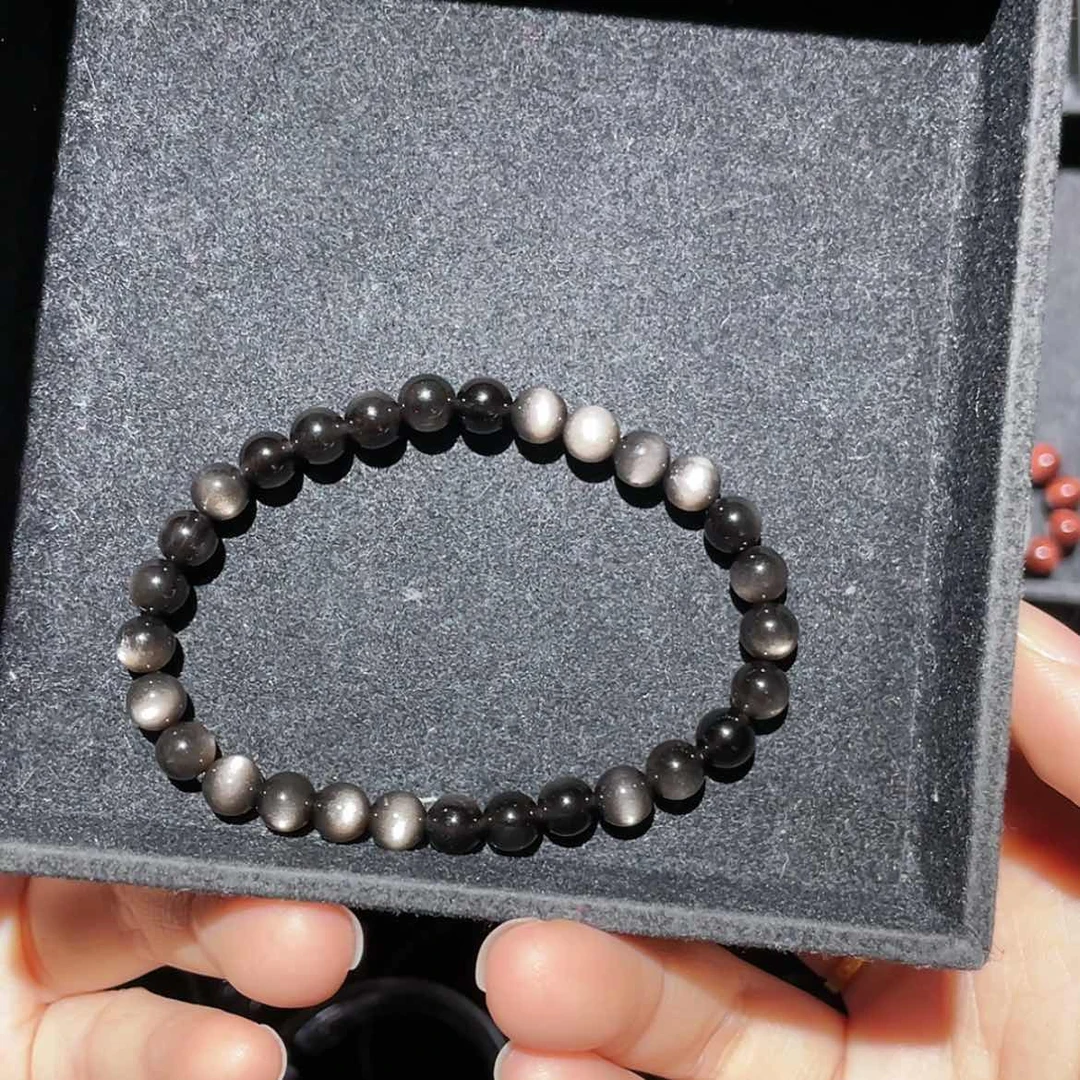 【闪购商品】足铂镶嵌黑曜岩手链忽**近