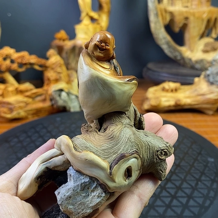 柏木（崖柏）卡石弥勒